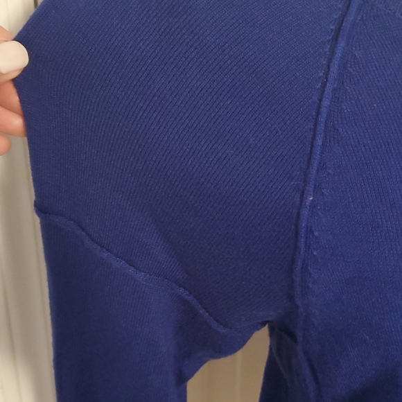 Lightweight Sweater - Picture 3 of 4